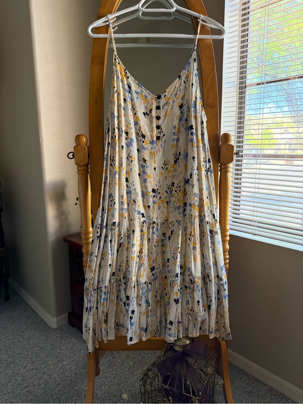 Elegant White Floral Tiered Midi Dress with Blue and Yellow Print - EUC